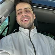 Arzt und arabischer Muttersprachlicher bietet Hilfe und Unterrichten virtuell und vor Ort an